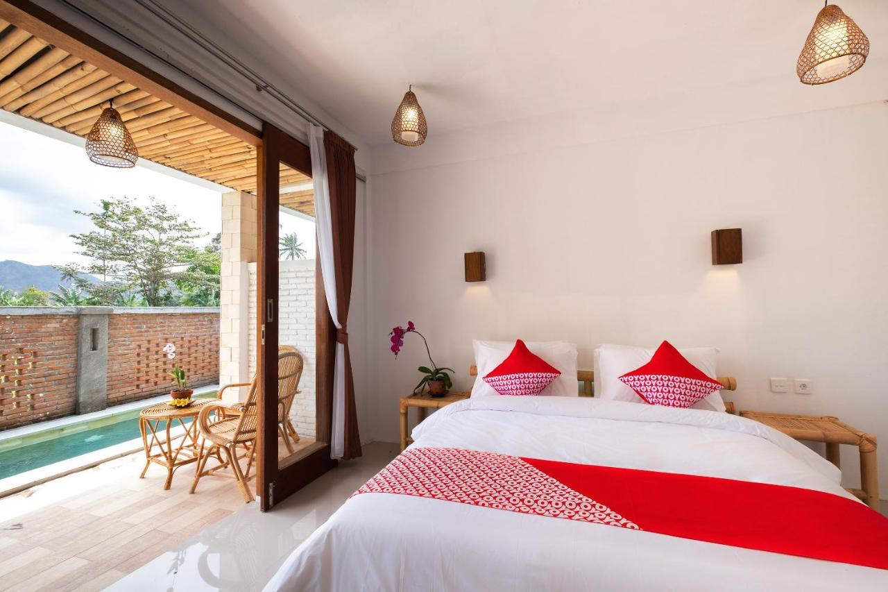 Oyo 1493 Surya Villa Selong Belanak Exterior photo